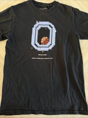 Overtime Pixel Basketball Graphic Tee Men’s Small Black Gamer Style T-Shirt